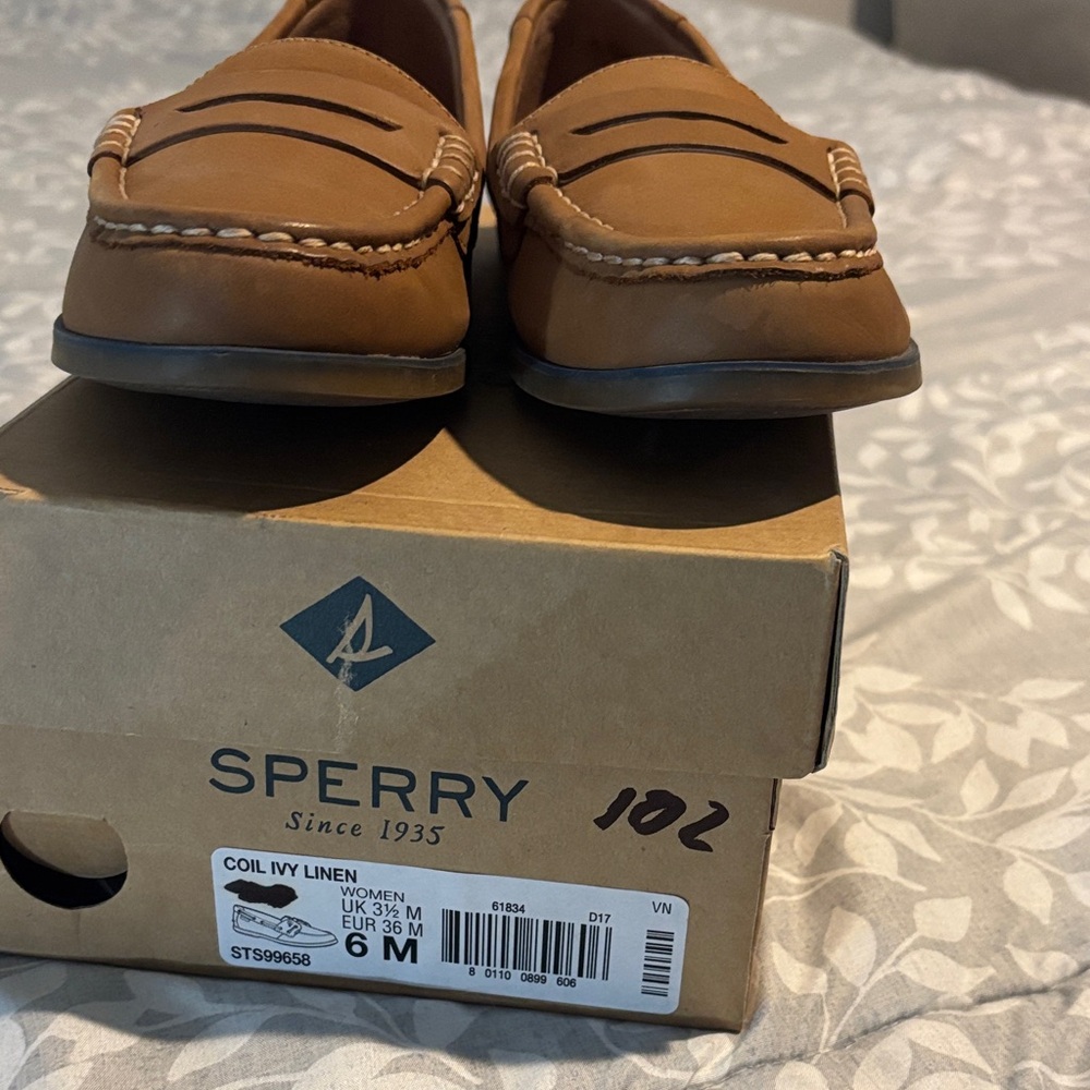 Sperry women Tan Boat Shoes